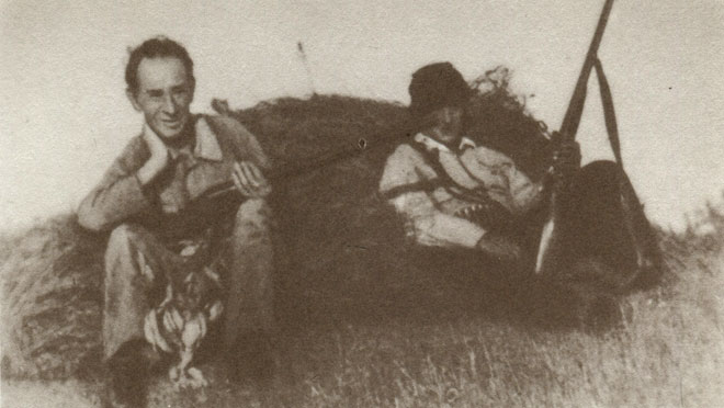 'После охотничьего похода по угодьям реки Белой с А. И. Паниным мы с удовольствием отдыхали на копне свежего пахучего сена'. 1948 год