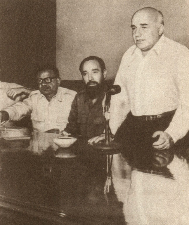 Н. П. Дубинин выступает на общем собрании Национальной Академии наук Кубы. В центре президент Академии наук Кубы Нуньес Хименес. 1969 год